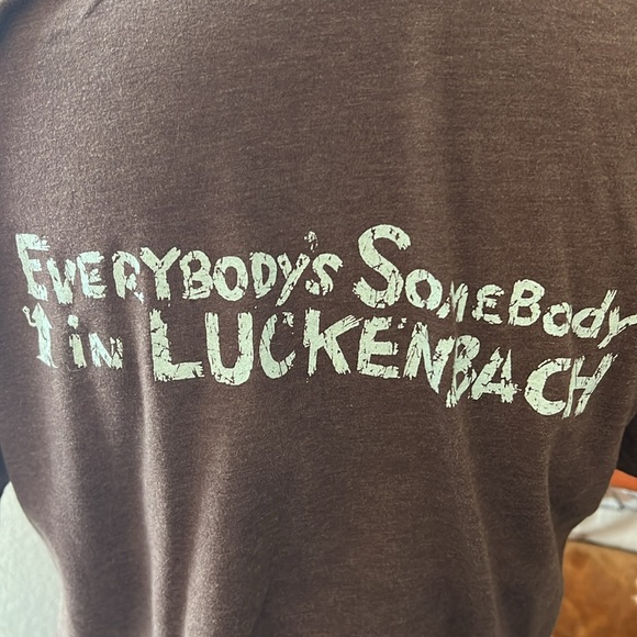Luckenbach TX tee shirt. A Texas icon. Necklace NOT included. Size medium. - Picture 4 of 6